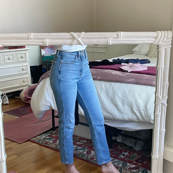 Hollister jeans size 24 perfect condition! - Picture 2 of 6
